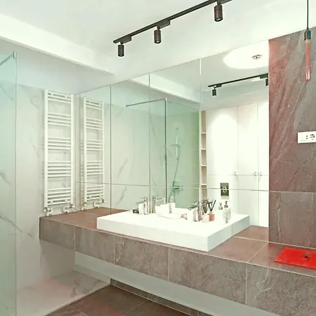 Langa Tomis Mall Apartment