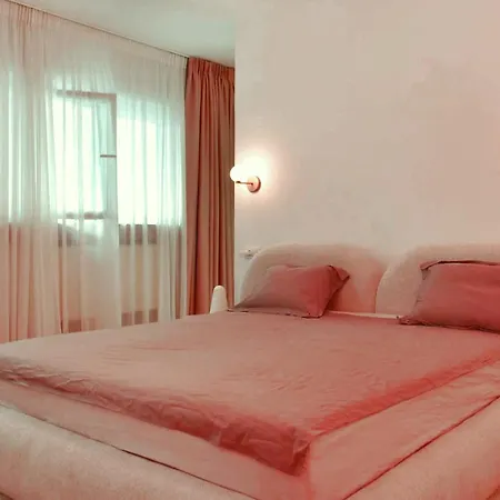 Langa Tomis Mall Constanta